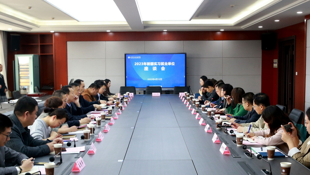`FU8NSAV9SSZ25DHQI{S~A5_调整大小.jpg